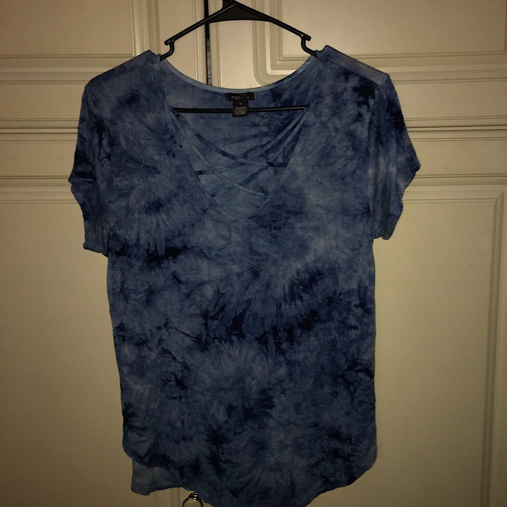 Rue 21 blue tie dye shirt with crisscross front normal wear size M